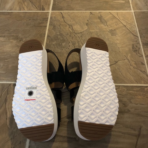 UGG platform leather sandals - Picture 3 of 3